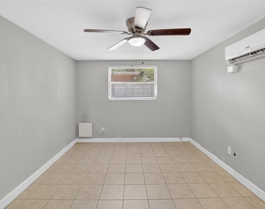 3301 W Woodlawn Avenue - Photo Thumbnail 13