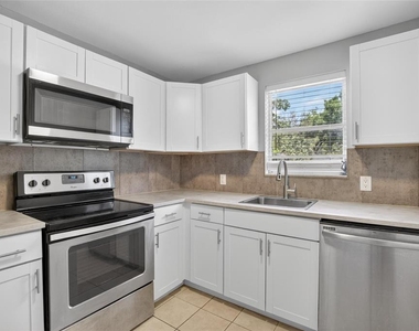 3301 W Woodlawn Avenue - Photo Thumbnail 23