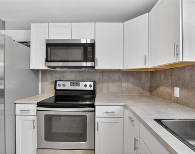 3301 W Woodlawn Avenue - Photo Thumbnail 24