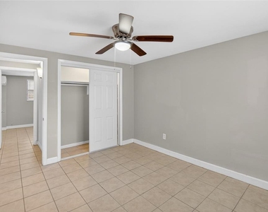 3301 W Woodlawn Avenue - Photo Thumbnail 12