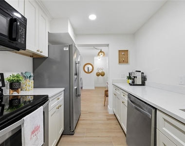 3575 Gulf Boulevard - Photo Thumbnail 15
