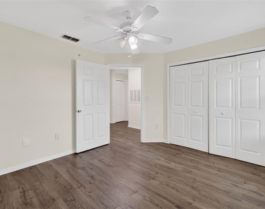 5467 Vineland Road - Photo Thumbnail 29