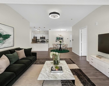 5467 Vineland Road - Photo Thumbnail 9