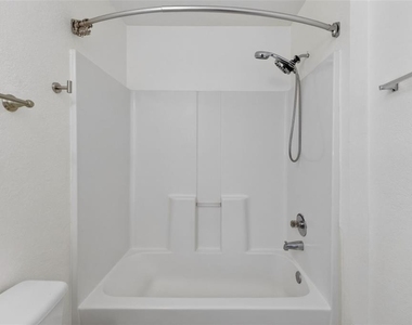 5467 Vineland Road - Photo Thumbnail 26