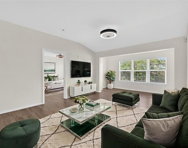 5467 Vineland Road - Photo Thumbnail 7