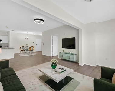 5467 Vineland Road - Photo Thumbnail 8
