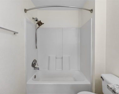 5467 Vineland Road - Photo Thumbnail 22