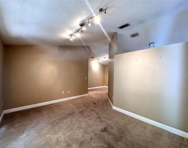820 Briargrove Avenue - Photo Thumbnail 5