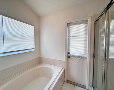 820 Briargrove Avenue - Photo Thumbnail 20
