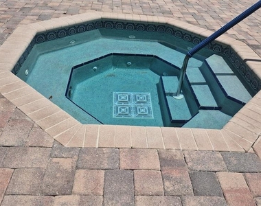 389 Nolane Lane - Photo Thumbnail 20