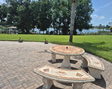 389 Nolane Lane - Photo Thumbnail 1