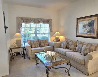 1027 Balmoral Drive - Photo Thumbnail 8