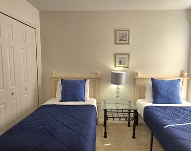 1027 Balmoral Drive - Photo Thumbnail 15