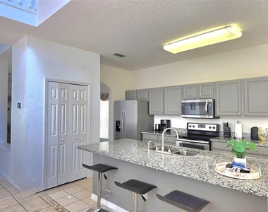 1027 Balmoral Drive - Photo Thumbnail 1