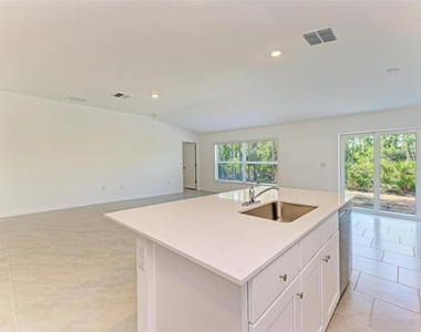 23444 Steeple Avenue - Photo Thumbnail 11