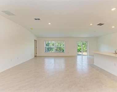 23444 Steeple Avenue - Photo Thumbnail 3