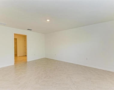 23444 Steeple Avenue - Photo Thumbnail 13