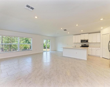 23444 Steeple Avenue - Photo Thumbnail 4