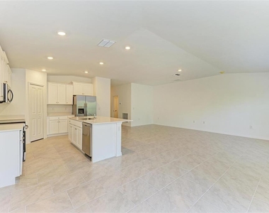 23444 Steeple Avenue - Photo Thumbnail 7