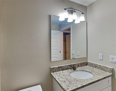 904 W Rum Place - Photo Thumbnail 12