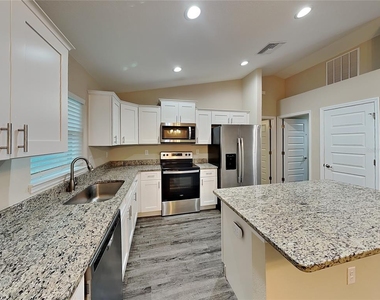 904 W Rum Place - Photo Thumbnail 3
