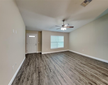 904 W Rum Place - Photo Thumbnail 1