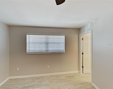 525 Conway Road - Photo Thumbnail 6