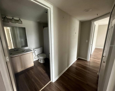 13929 Fairway Island Drive - Photo Thumbnail 7