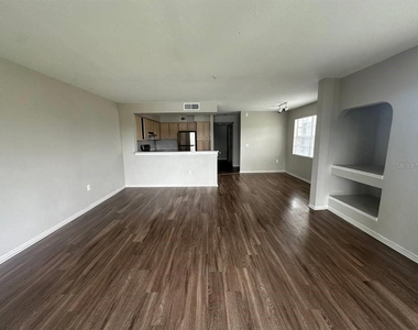 13929 Fairway Island Drive - Photo Thumbnail 9