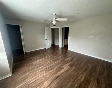 13929 Fairway Island Drive - Photo Thumbnail 5