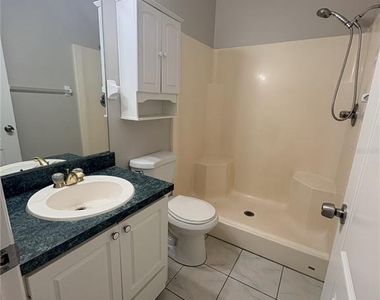 1054 Claudia Street - Photo Thumbnail 11