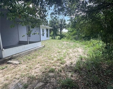 1054 Claudia Street - Photo Thumbnail 19