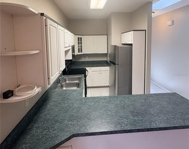 1054 Claudia Street - Photo Thumbnail 5