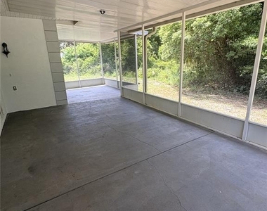 1054 Claudia Street - Photo Thumbnail 3