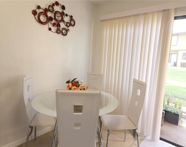 2300 Sw 43rd Street - Photo Thumbnail 8