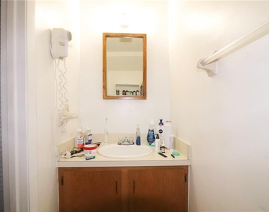 2300 Sw 43rd Street - Photo Thumbnail 16