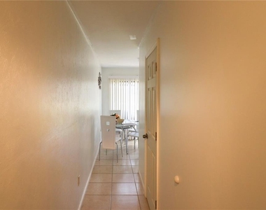 2300 Sw 43rd Street - Photo Thumbnail 6