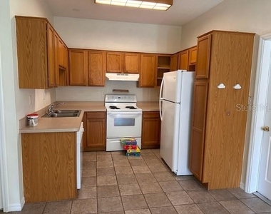 745 Crane Avenue - Photo Thumbnail 6
