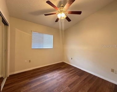 542 E Caroline Street - Photo Thumbnail 4