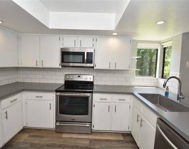 4 Southbury Court - Photo Thumbnail 10