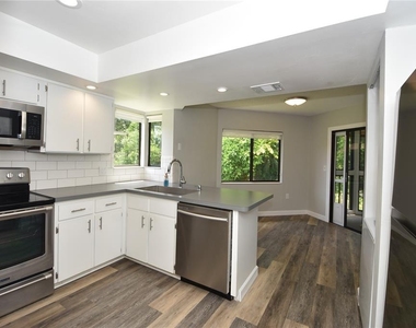 4 Southbury Court - Photo Thumbnail 5