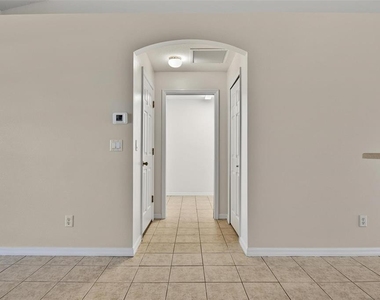 83 Lynbrook Drive - Photo Thumbnail 31