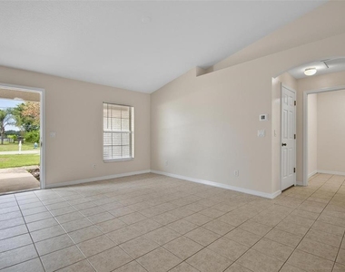 83 Lynbrook Drive - Photo Thumbnail 11