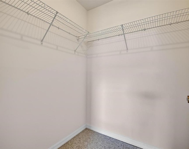 83 Lynbrook Drive - Photo Thumbnail 22