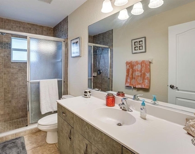 289 W Pine Valley Lane - Photo Thumbnail 18