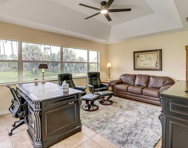 289 W Pine Valley Lane - Photo Thumbnail 11