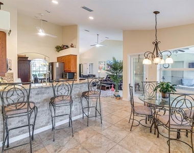 289 W Pine Valley Lane - Photo Thumbnail 7