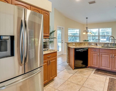 289 W Pine Valley Lane - Photo Thumbnail 5