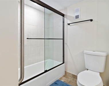1500 Park Beach Circle - Photo Thumbnail 21