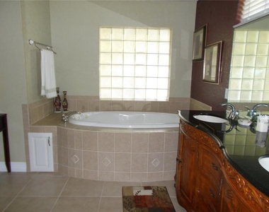 6960 Malton Street - Photo Thumbnail 11